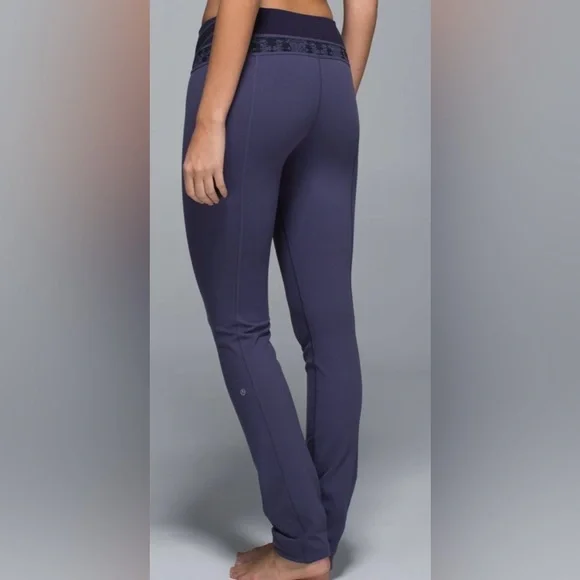 LULULEMON Skinny Groove Pant - Full-On Luon in Nightfall - Picture 2 of 8